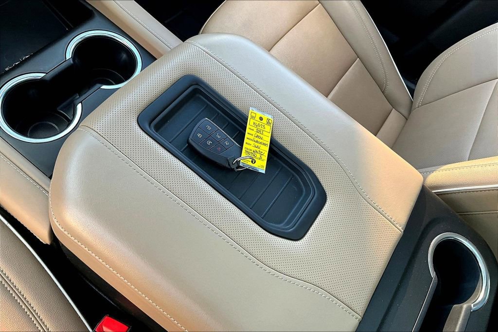 Used 2023 Chevrolet Suburban Premier w/ Advanced Technology Package AWD/4WD image 36