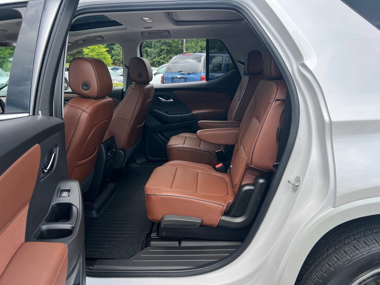 Used 2021 Chevrolet Traverse High Country FWD image 32