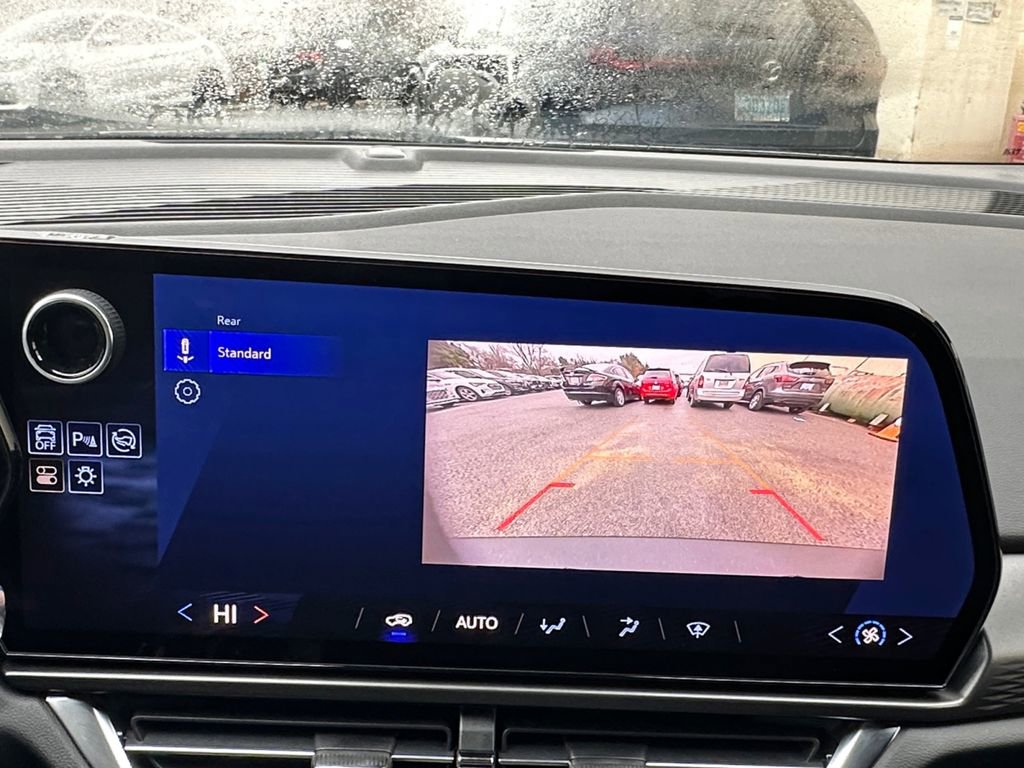 Used 2025 Chevrolet Equinox EV LT image 16