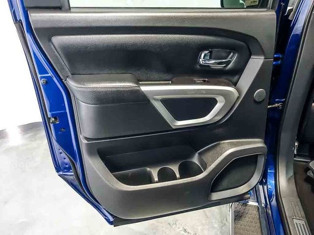 Used 2020 Nissan Titan SL AWD/4WD image 28