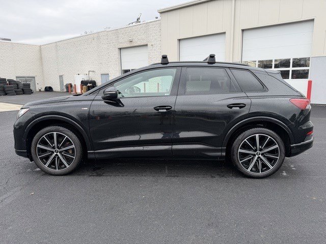 Used 2022 Audi Q4 e-tron Premium Plus image 2