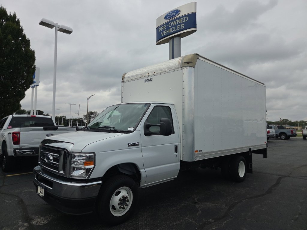 Certified 2024 Ford E-450 and Econoline 450 Super Duty w/ Power Windows & Locks Group RWD image 1