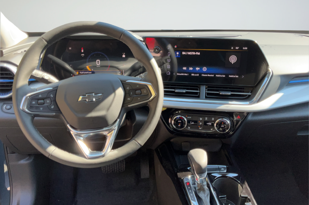 New 2026 Chevrolet Trax LT w/ Driver Confidence Package FWD image 11