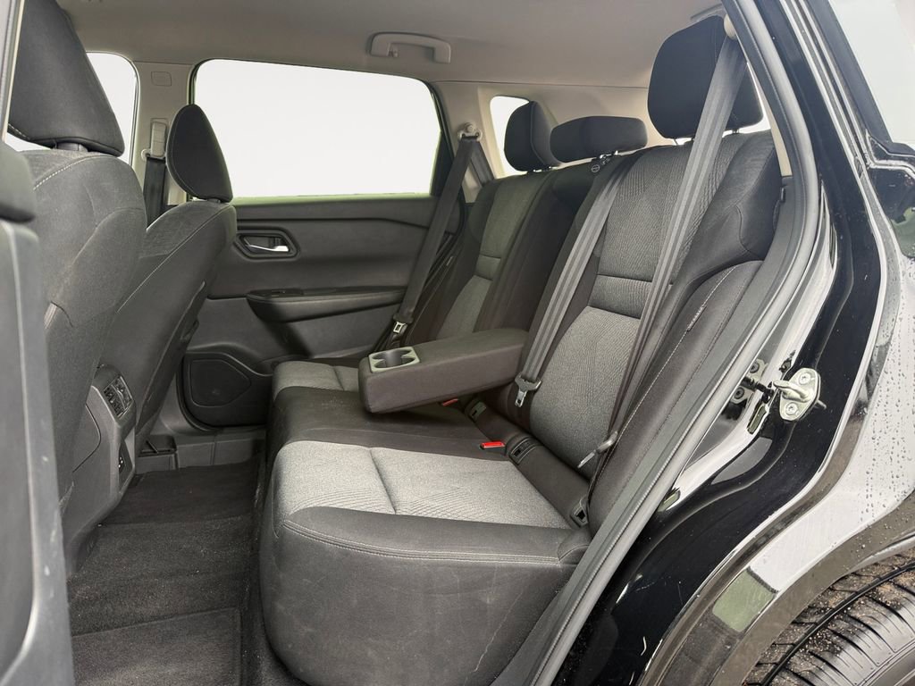 Used 2024 Nissan Rogue SV image 13
