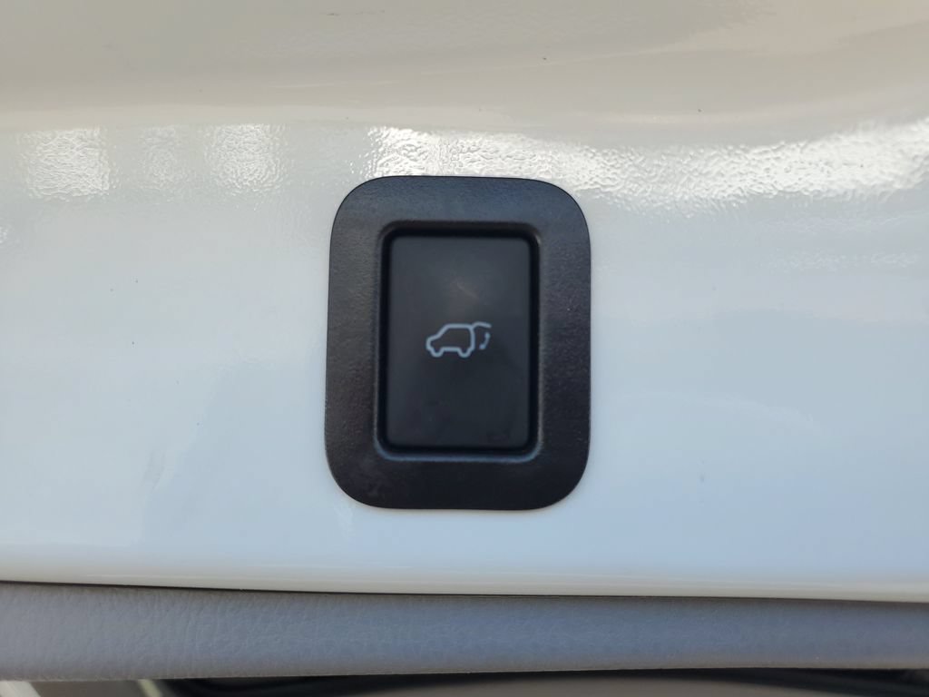 Used 2019 Toyota Highlander XLE AWD/4WD image 28