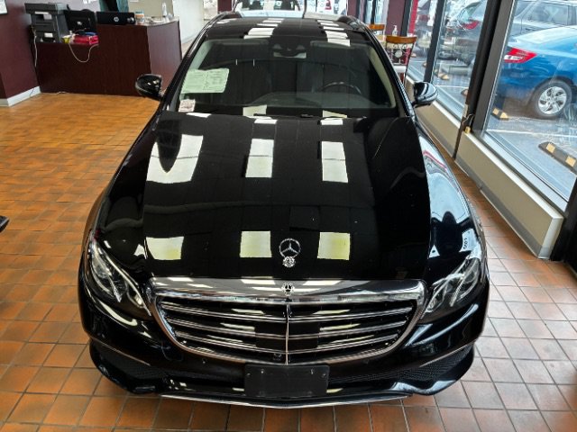 Used 2019 Mercedes-Benz E 300 4MATIC w/ Driver Assistance Package image 6