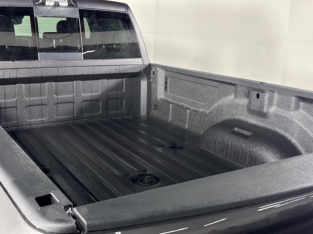 New 2026 RAM 2500 Laramie w/ Sport Appearance Package AWD/4WD image 22