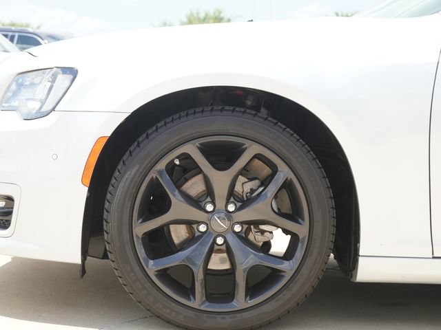 Certified 2022 Chrysler 300 Touring L RWD image 5
