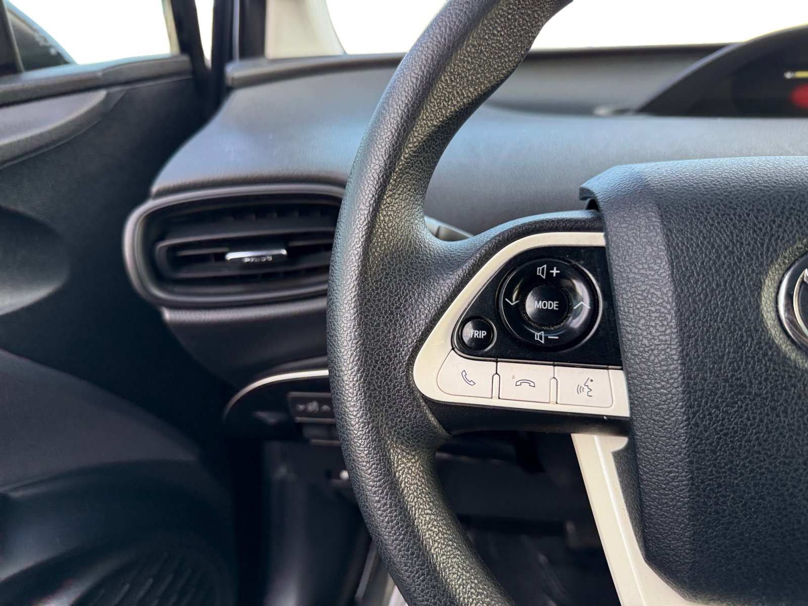 Used 2017 Toyota Prius Two image 15