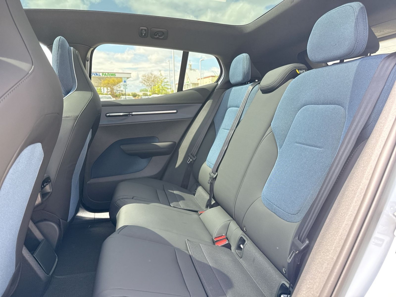 New 2026 Volvo EX30 Plus w/ Protection Package Premier AWD/4WD image 25