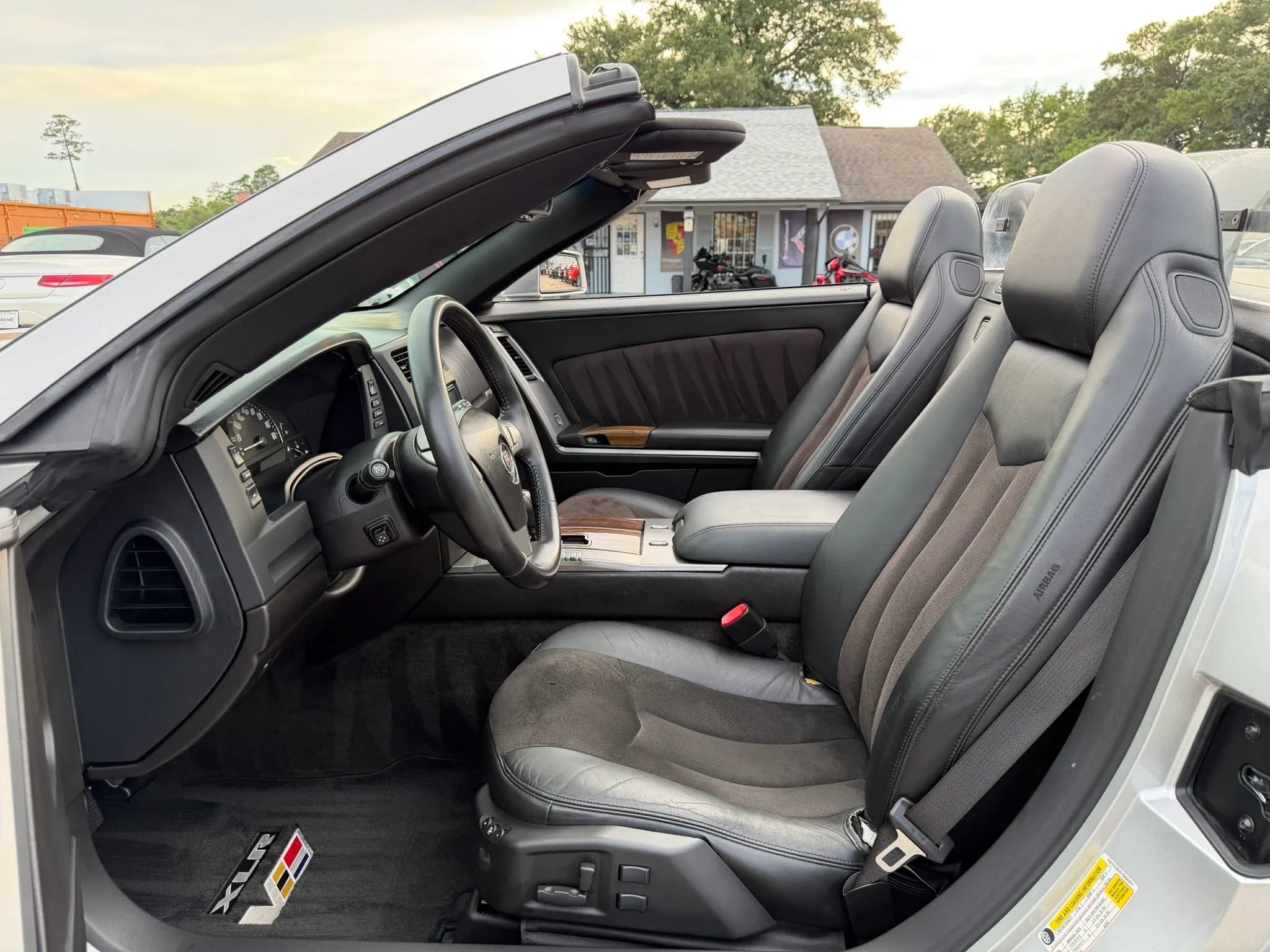 Used 2007 Cadillac XLR V RWD image 19