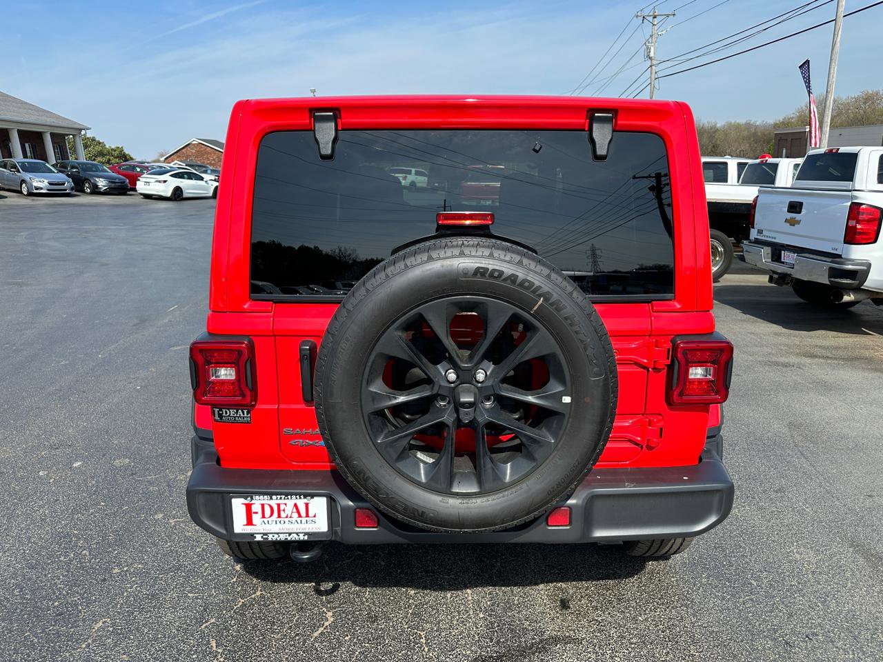 Used 2025 Jeep Wrangler Sahara image 3