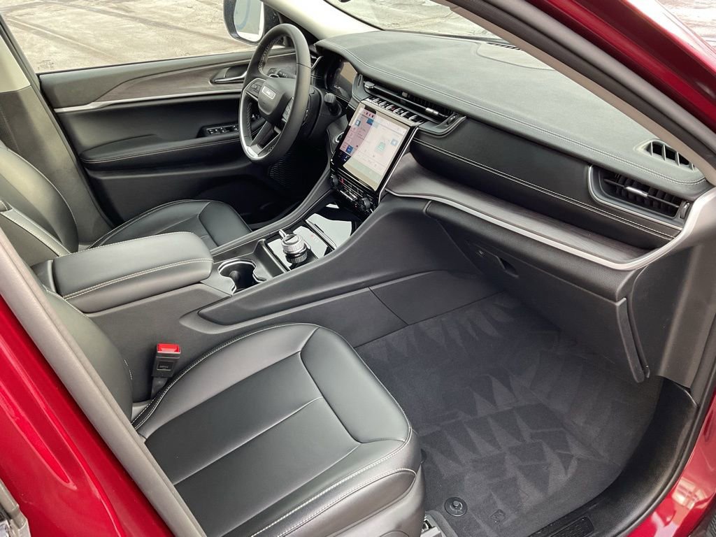 Used 2024 Jeep Grand Cherokee Limited image 18