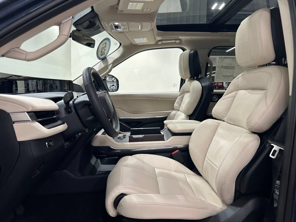 New 2027 Lincoln Navigator Reserve AWD/4WD image 10
