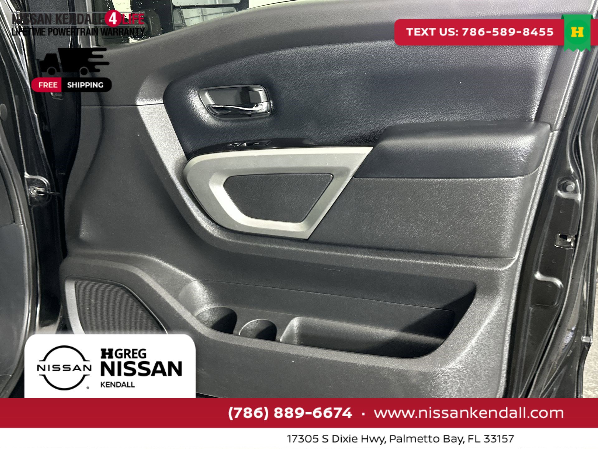Used 2018 Nissan Titan SV image 34
