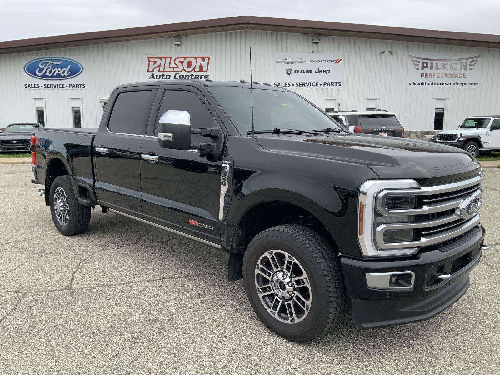 Used 2024 Ford F350 Limited w/ FX4 Off-Road Package AWD/4WD image 2