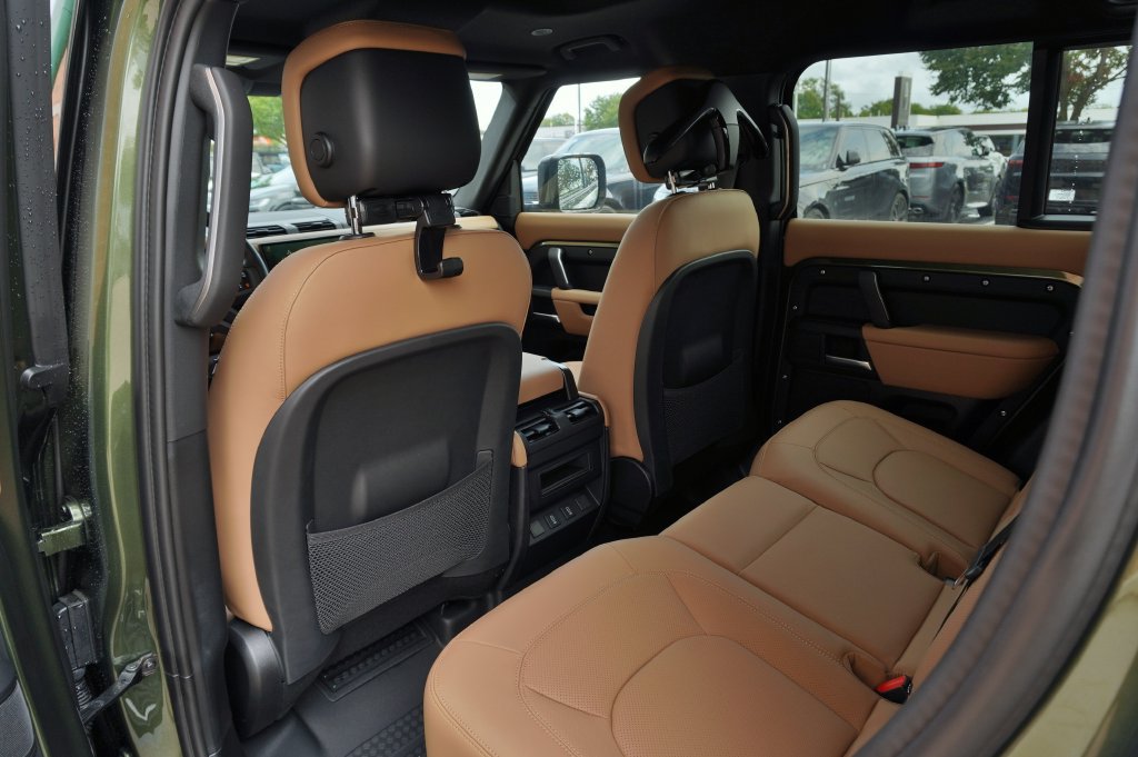 New 2026 Land Rover Defender 110 S AWD/4WD image 27