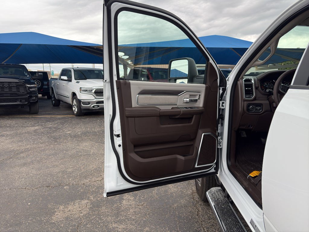 New 2026 RAM 3500 Laramie AWD/4WD image 10