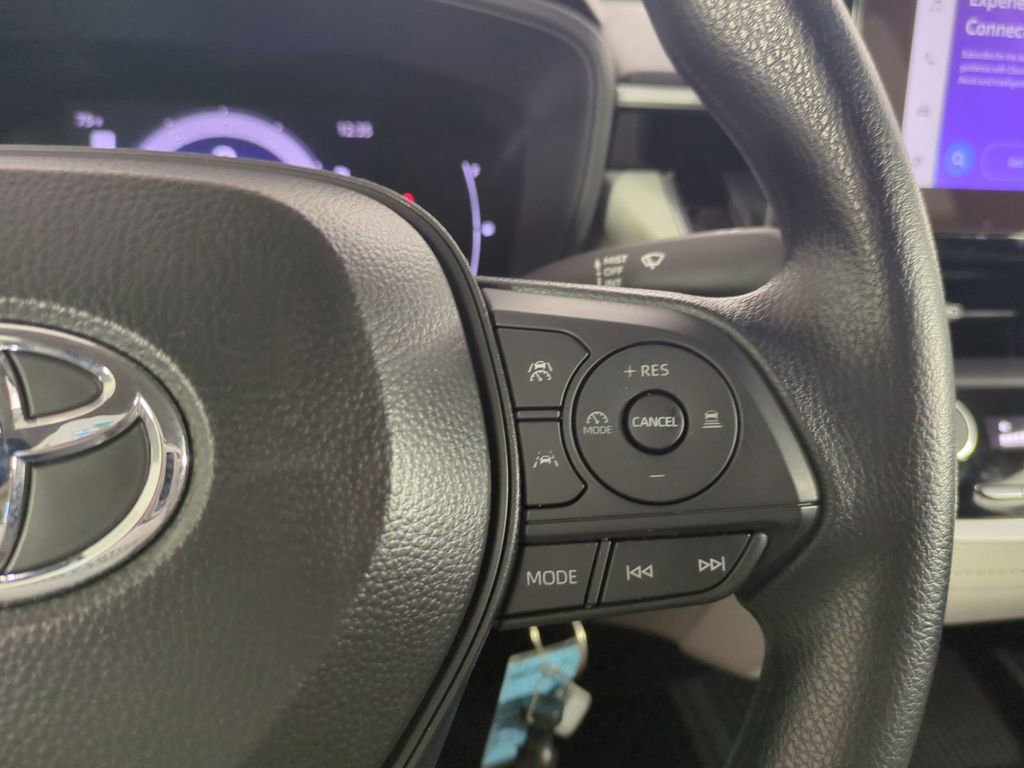 Used 2026 Toyota Corolla Cross L image 23