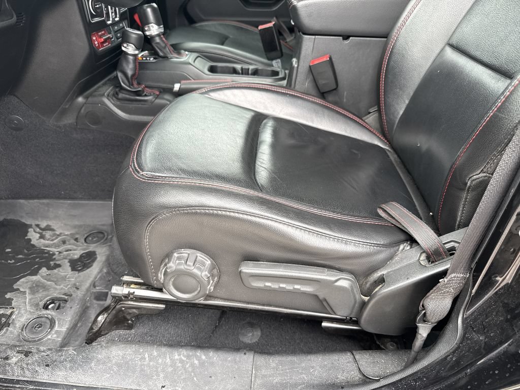 Used 2018 Jeep Wrangler Unlimited Rubicon AWD/4WD image 13
