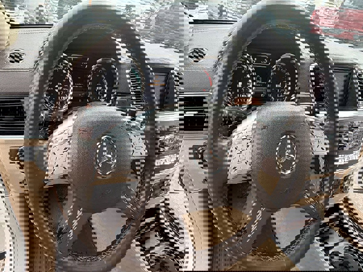 Used 2014 Mercedes-Benz GL 550 4MATIC image 31