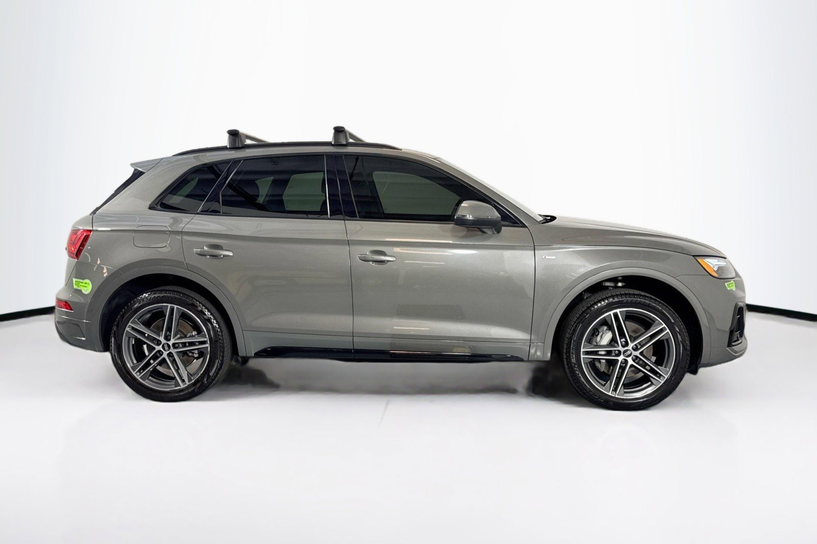 Used 2023 Audi Q5 e Premium Plus w/ Premium Plus Package image 4