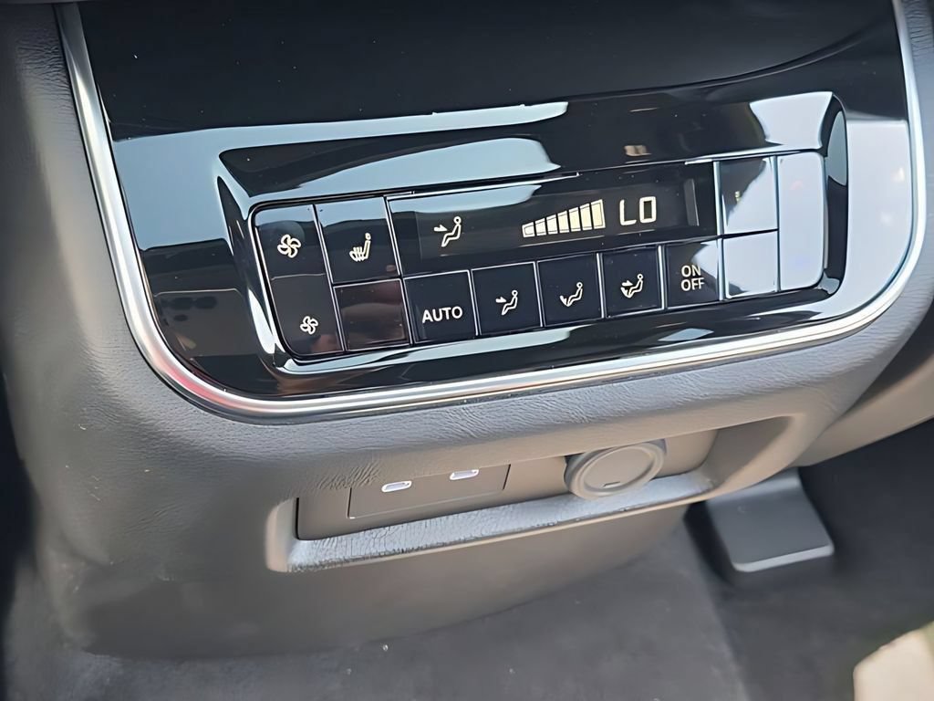 New 2026 Nissan Armada Platinum Reserve w/ Accent Package AWD/4WD image 30