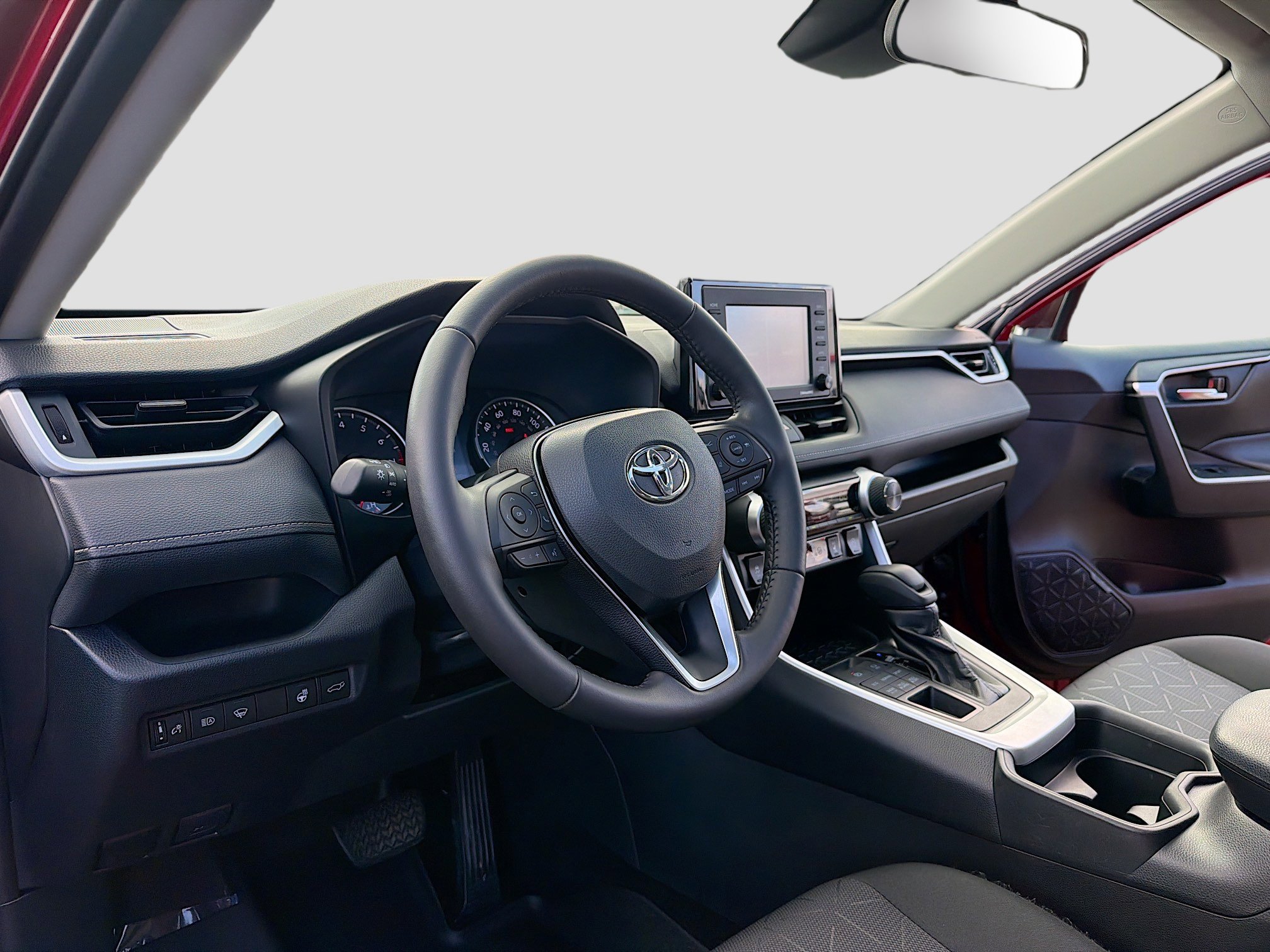 Used 2020 Toyota RAV4 XLE w/ Convenience Package image 4