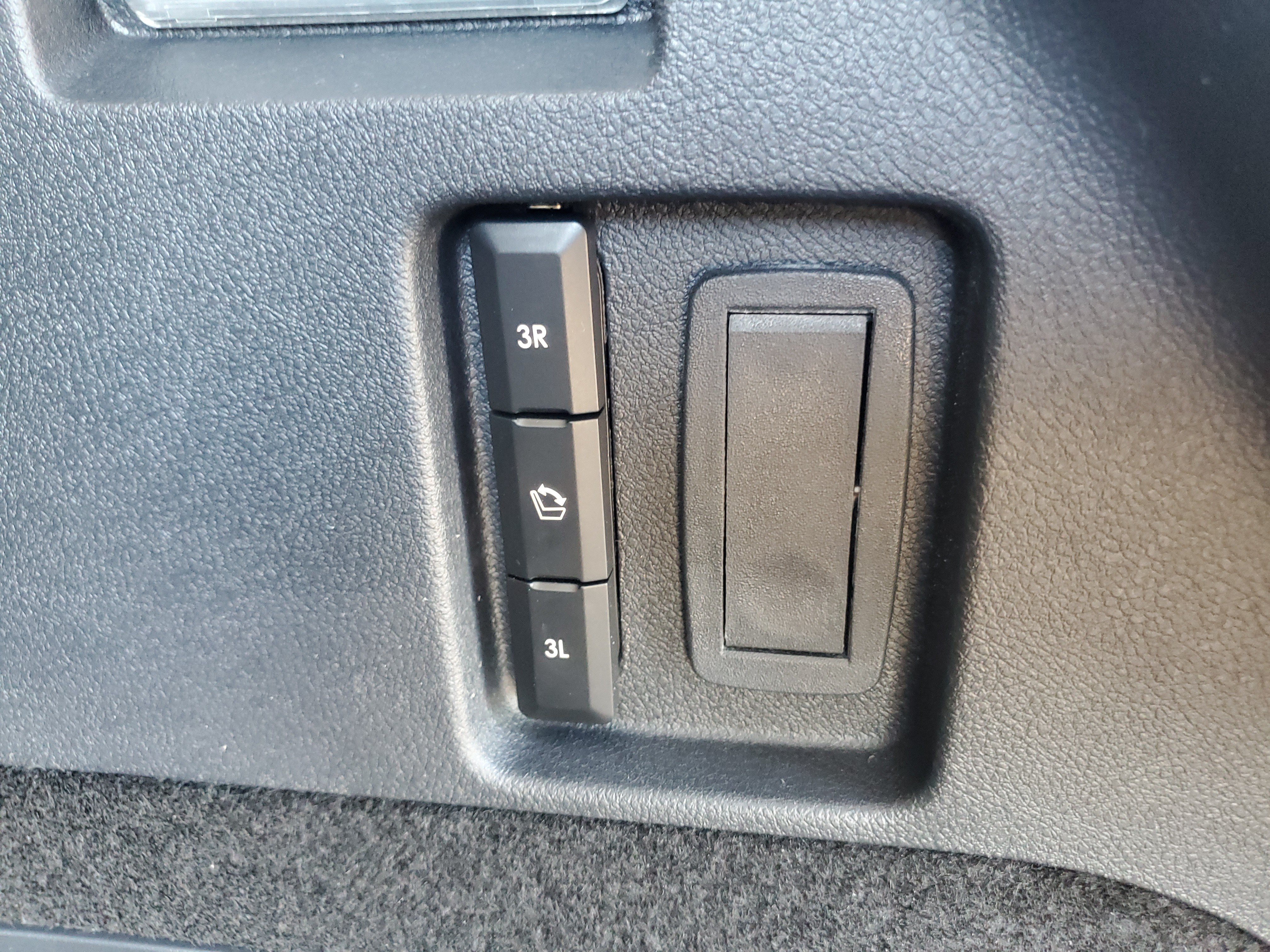New 2026 Lincoln Aviator AWD image 30