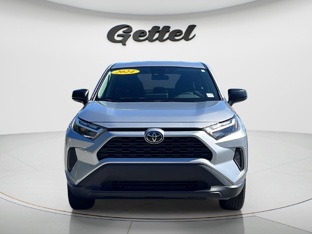 Used 2024 Toyota RAV4 LE FWD image 2