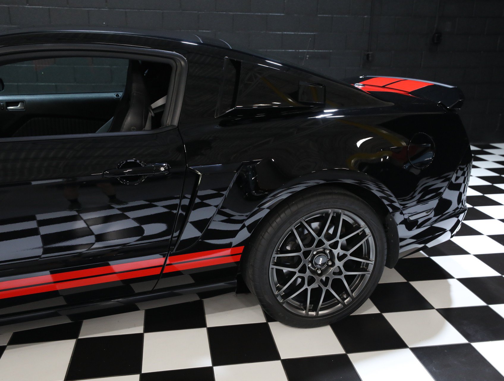 Used 2013 Ford Mustang Shelby GT500 RWD image 31