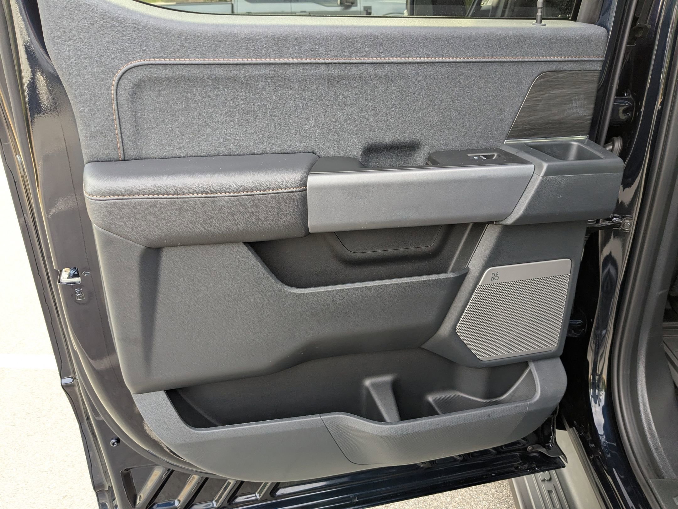 Certified 2025 Ford F150 Lightning Lariat w/ Max Trailer Tow Package image 37