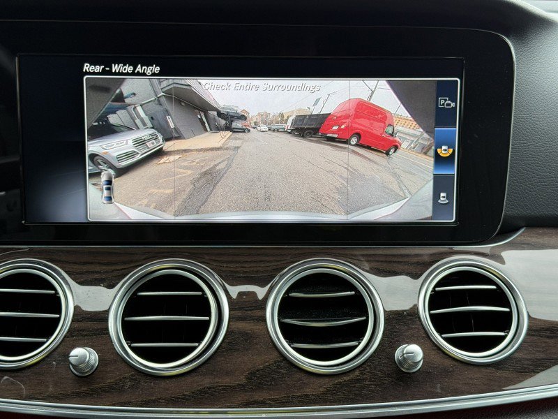 Used 2018 Mercedes-Benz E 300 4MATIC image 29