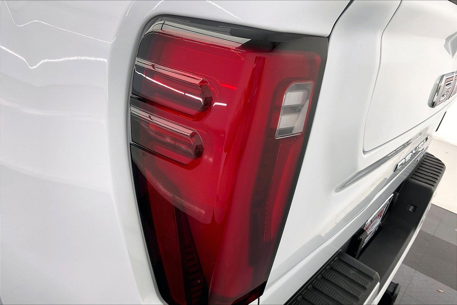 New 2026 GMC Sierra 2500 Denali w/ Denali Reserve Package AWD/4WD image 16