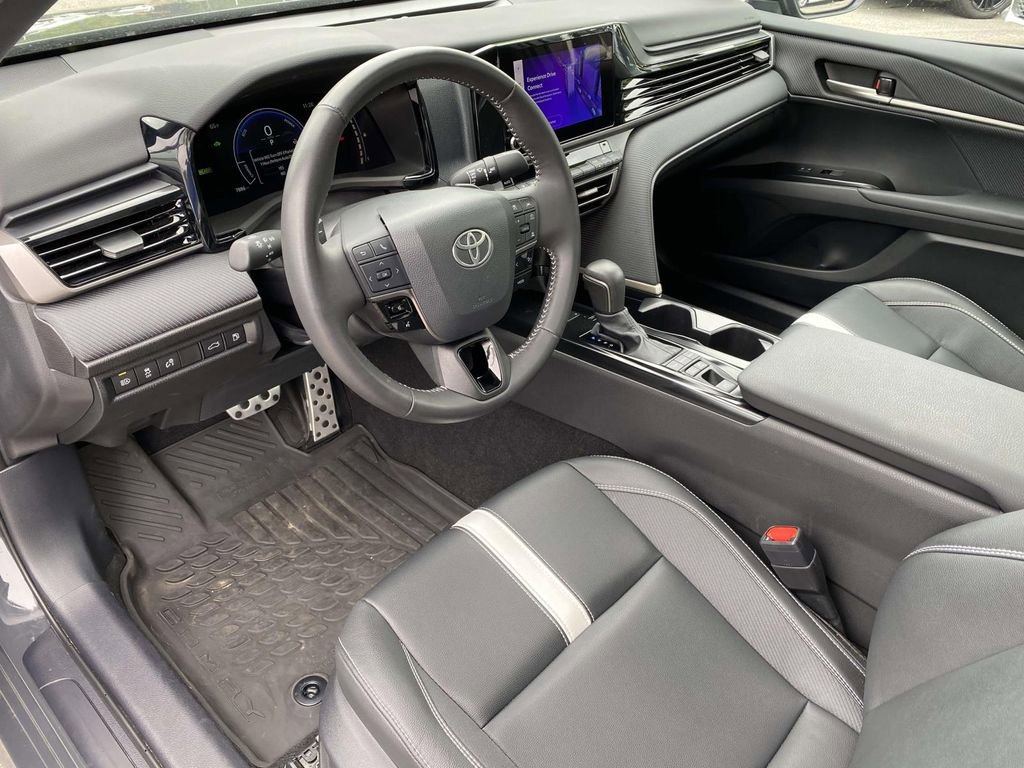 Used 2025 Toyota Camry SE w/ Convenience Package FWD image 23
