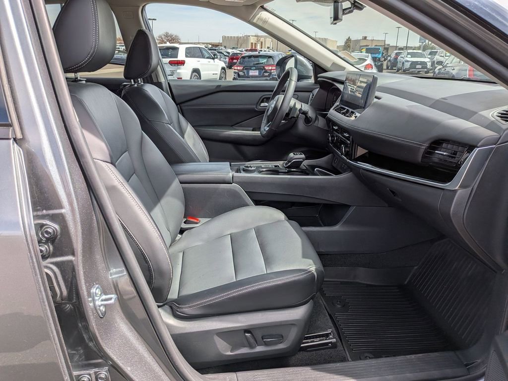 Used 2024 Nissan Rogue SL w/ SL Premium Package image 23