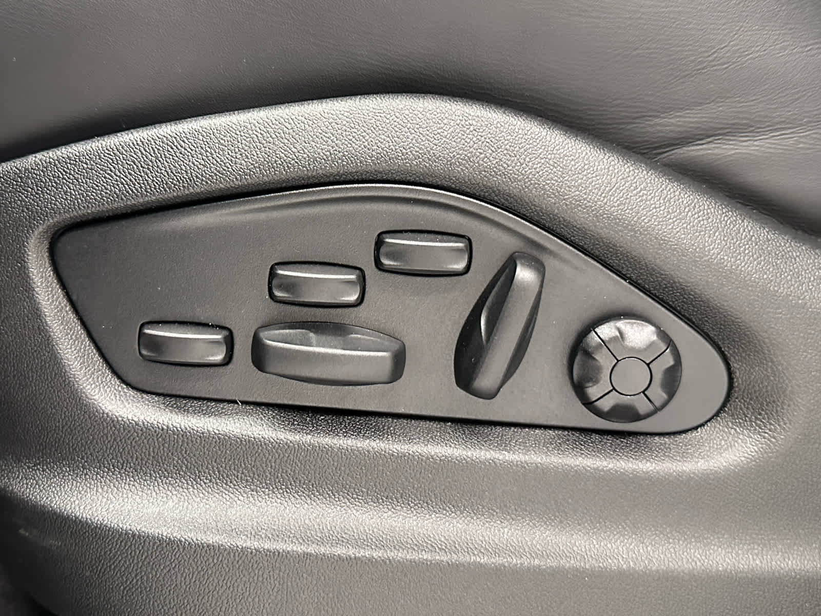 Used 2025 Porsche Cayenne S AWD/4WD image 12