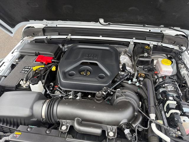 Used 2025 Jeep Wrangler Rubicon w/ Convenience Group image 12