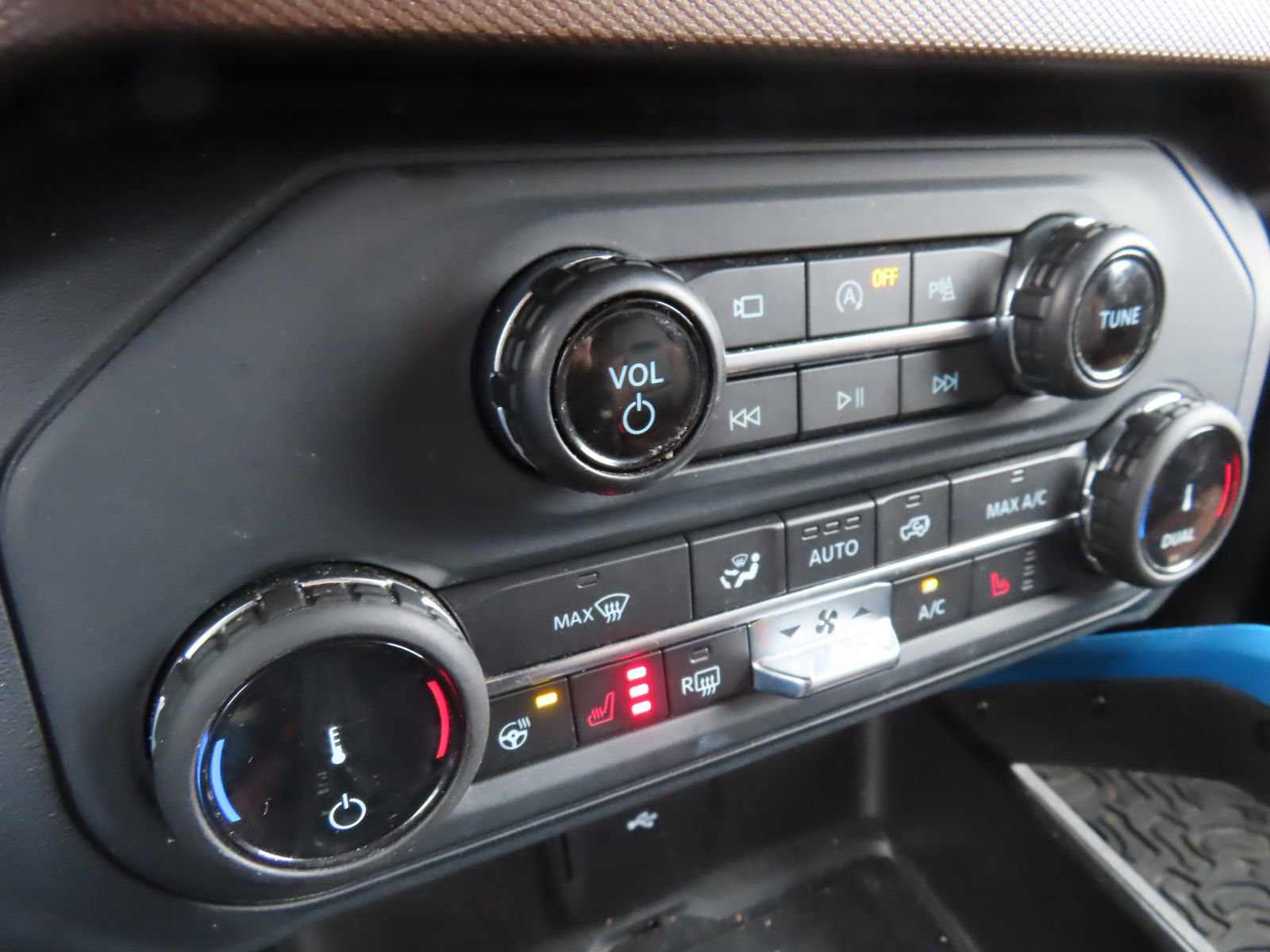 Used 2022 Ford Bronco Outer Banks image 29