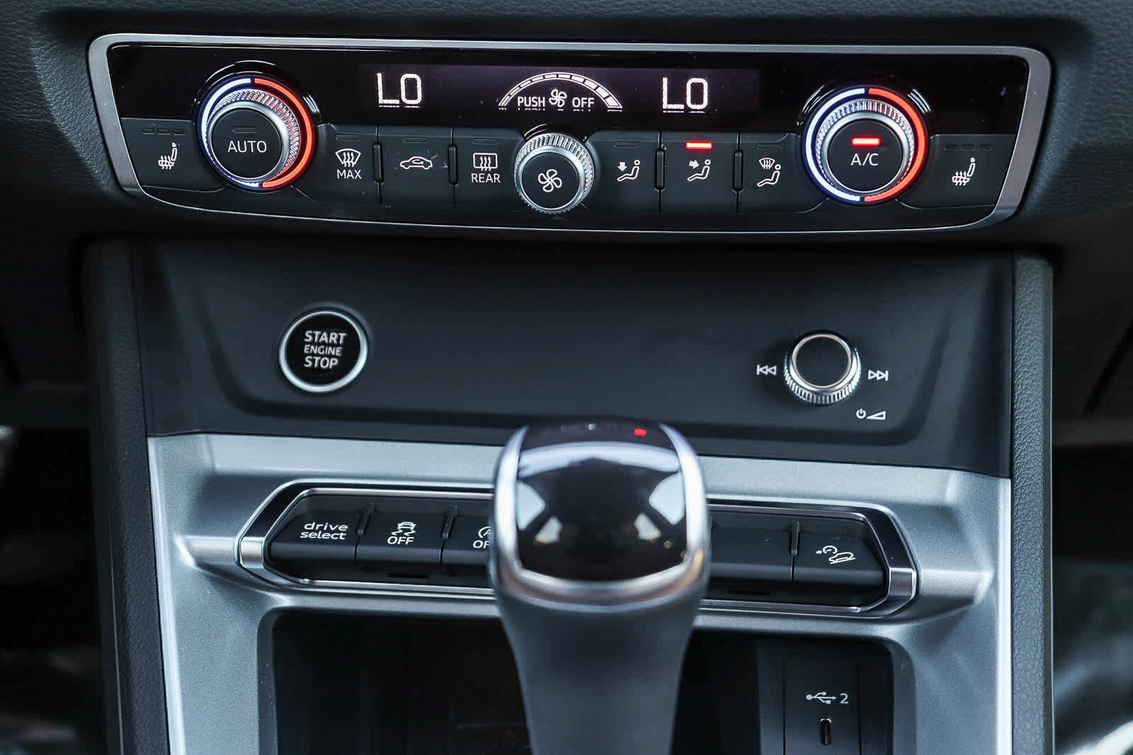 Used 2025 Audi Q3 2.0T Premium w/ Convenience Package image 18