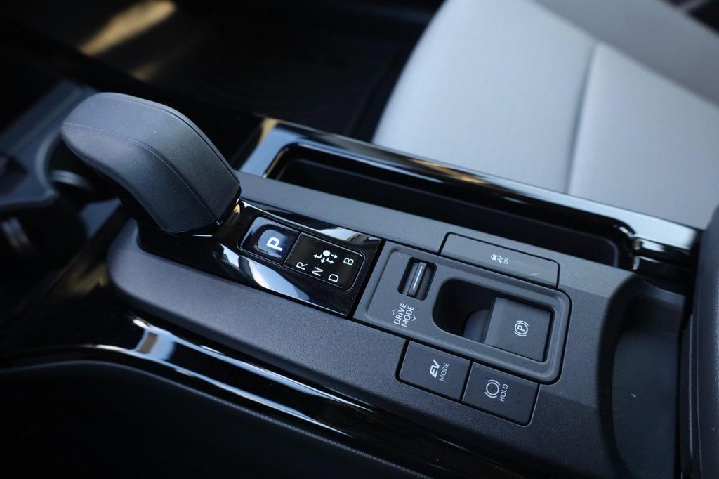 New 2026 Toyota Prius LE image 15