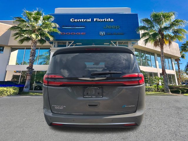 Used 2023 Chrysler Pacifica Pinnacle FWD image 6