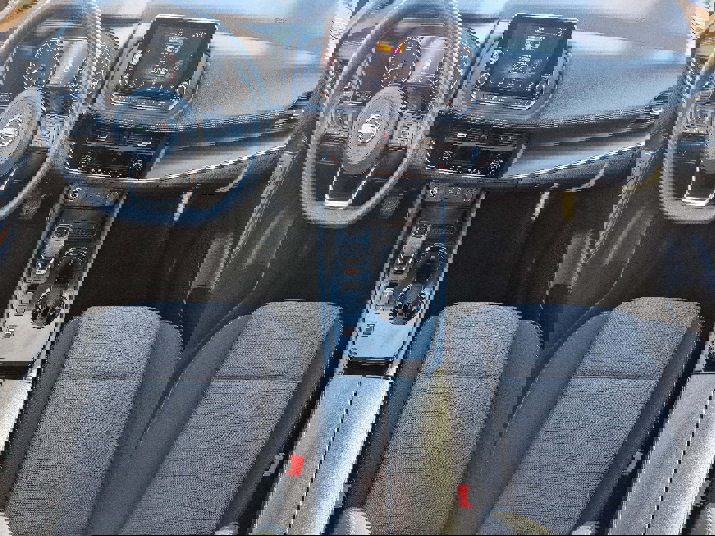 Used 2023 Nissan Rogue SV image 29