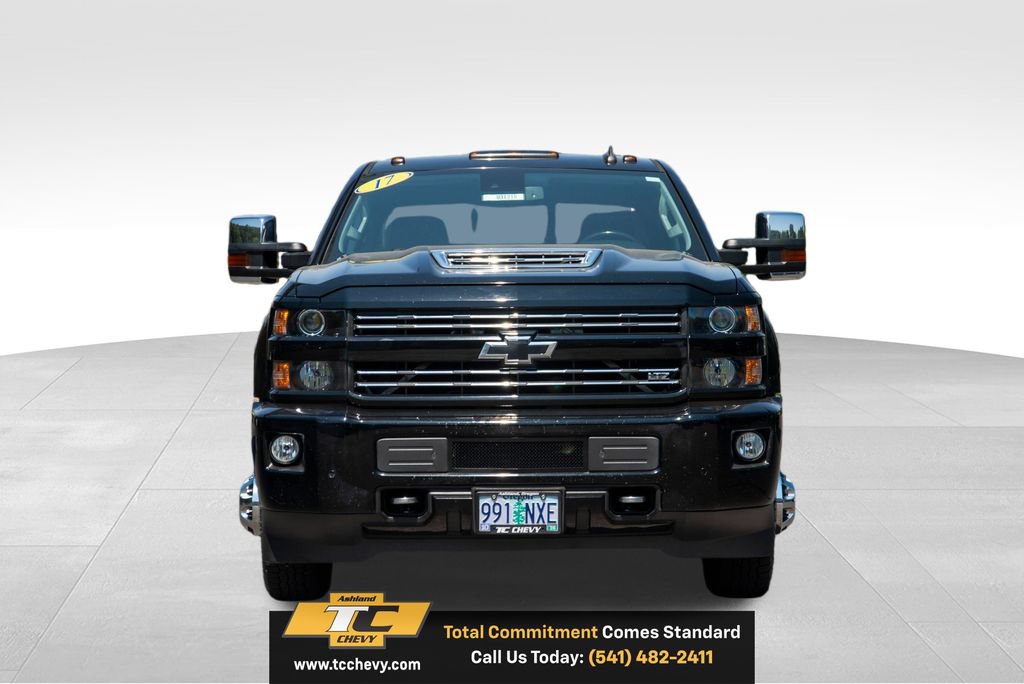 Used 2017 Chevrolet Silverado 3500 LTZ AWD/4WD image 2