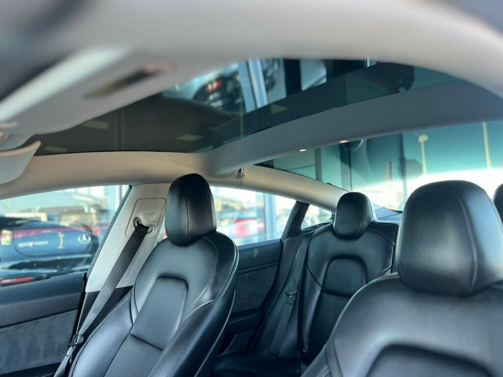 Used 2021 Tesla Model 3 Standard Range Plus image 30