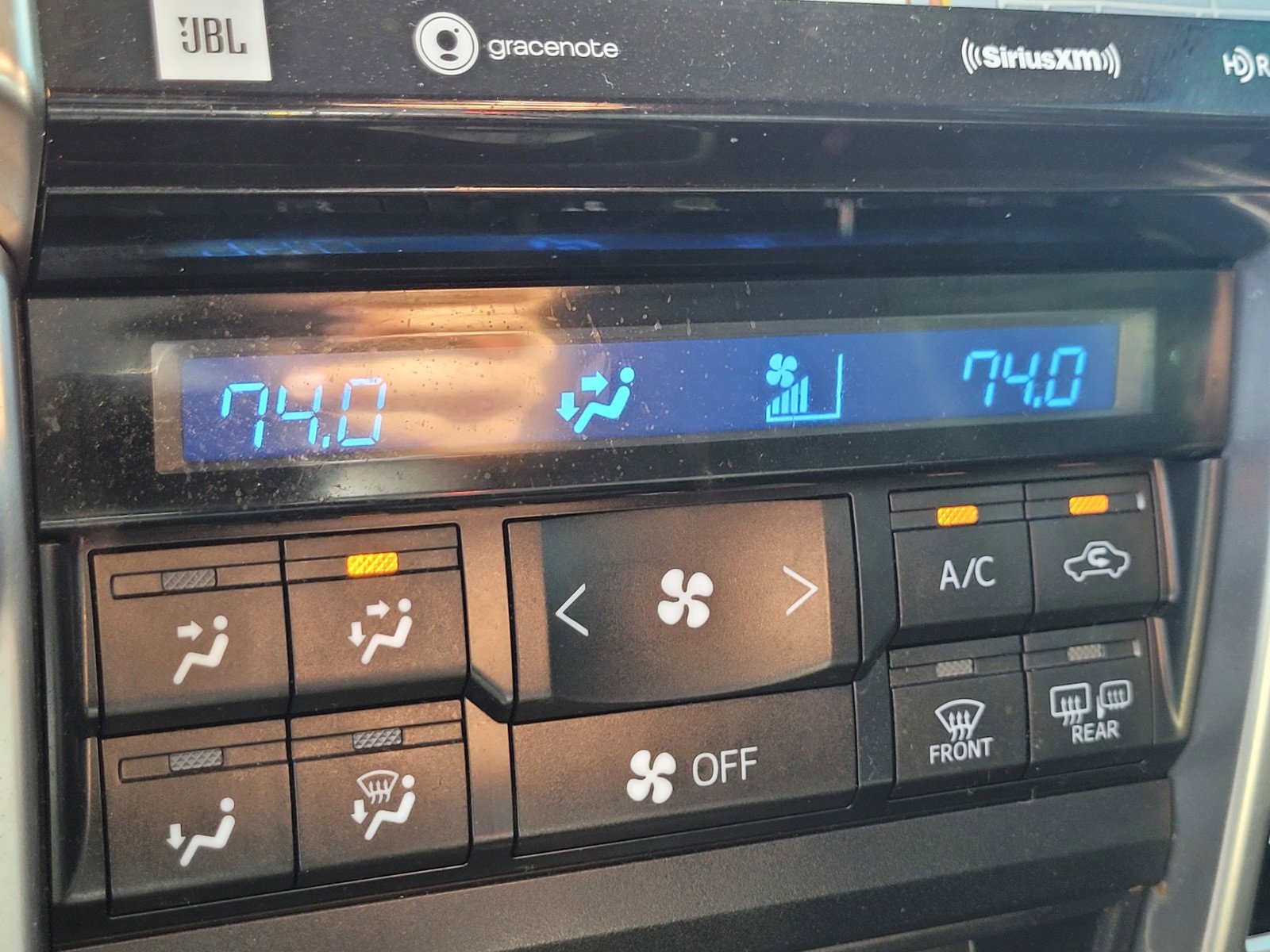 Used 2023 Toyota 4Runner Limited image 19