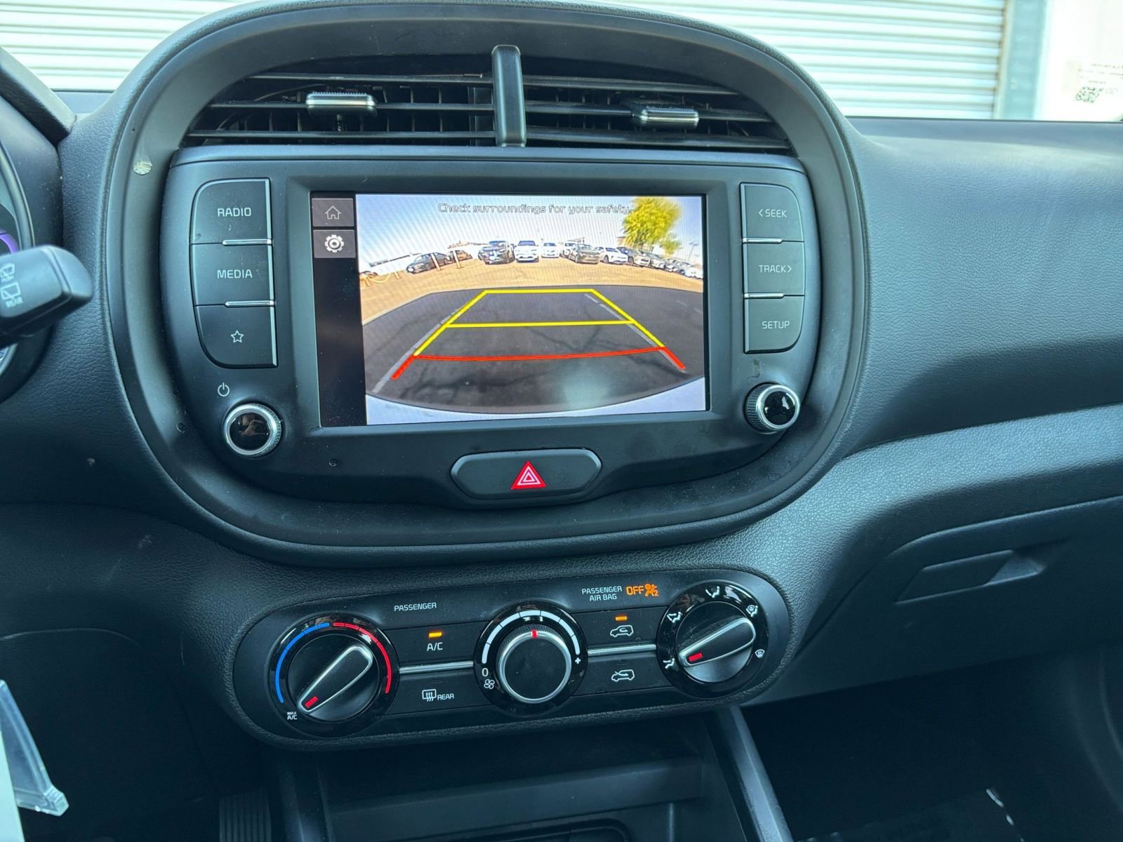 Used 2025 Kia Soul LX w/ LX Technology Package FWD image 17