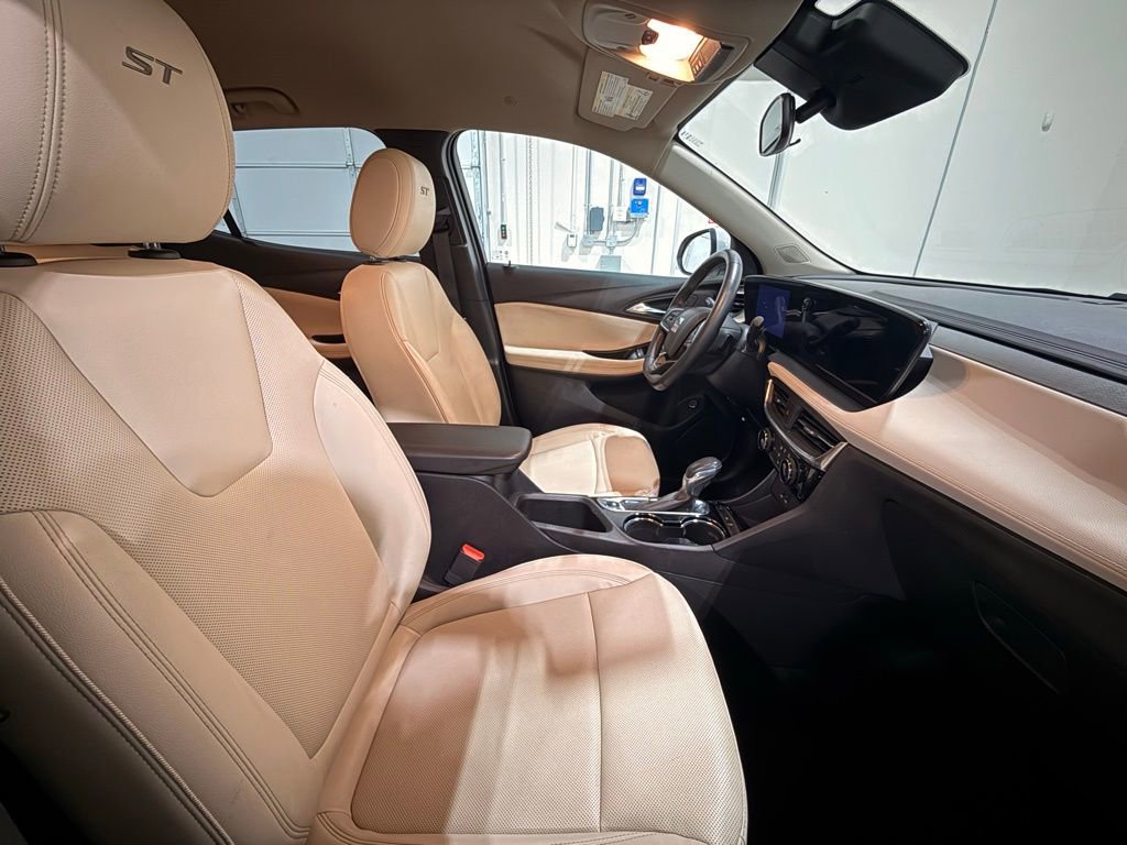 Used 2024 Buick Encore GX Sport Touring image 26