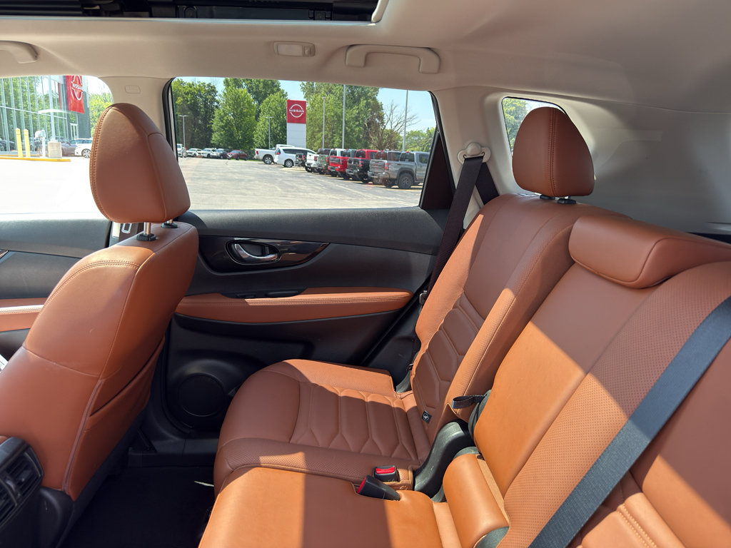 Used 2018 Nissan Rogue SL w/ Premium Package AWD/4WD image 30