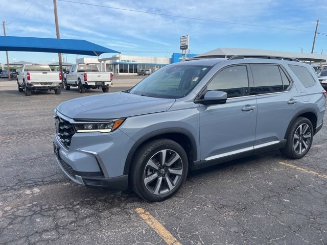 Used 2024 Honda Pilot Touring image 1